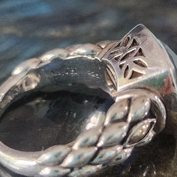 Angela By John Hardy Lotus Petal Labradorite 14K & Silver Ring Size 6, preloved - Picture 5 of 8